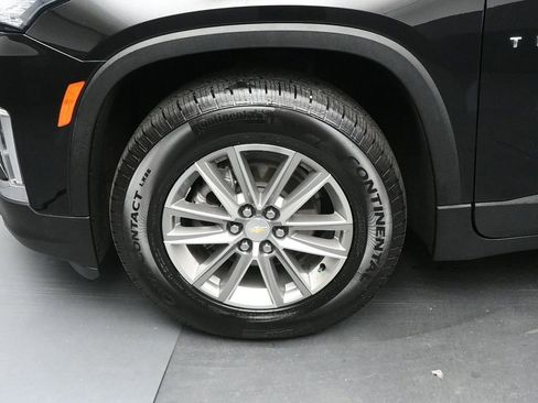 Used 2022 Chevrolet Traverse LT image 42