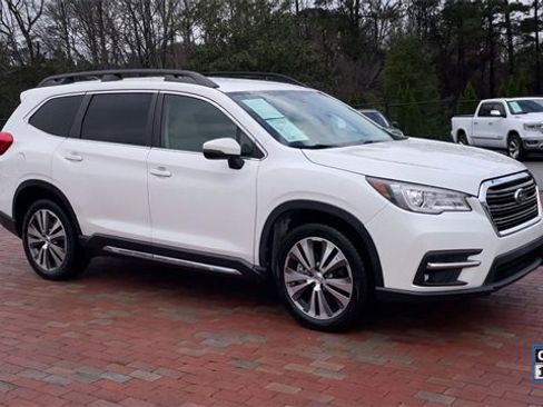 Used 2022 Subaru Ascent Limited image 3