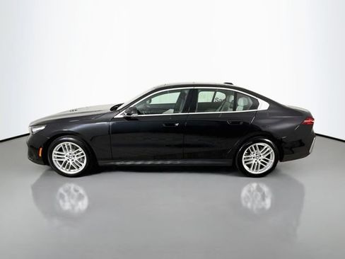 Used 2024 BMW 530i w/ Premium Package RWD image 4