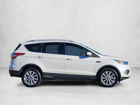 Used 2017 Ford Escape Titanium image 3