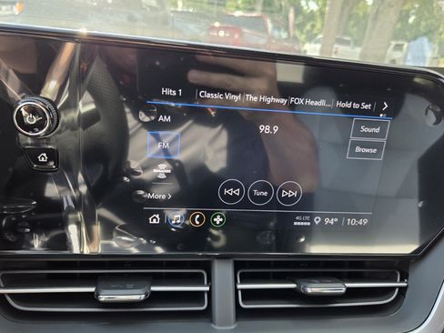 New 2026 Chevrolet Trax RS w/ Sunroof Package FWD image 27