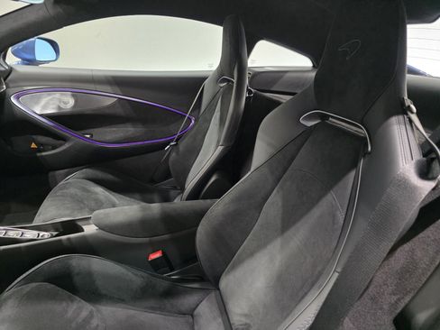 New 2026 McLaren Artura Performance Coupe image 8