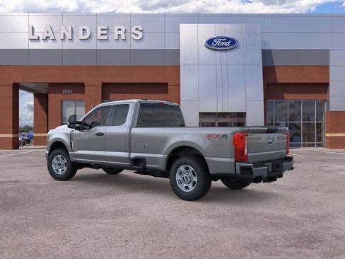 New 2026 Ford F250 XLT w/ FX4 Off-Road Package AWD/4WD image 4