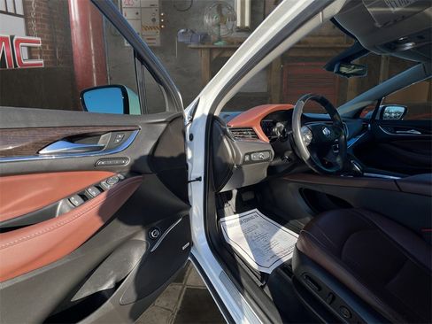 Used 2021 Buick Enclave Avenir w/ Avenir Technology Package image 16