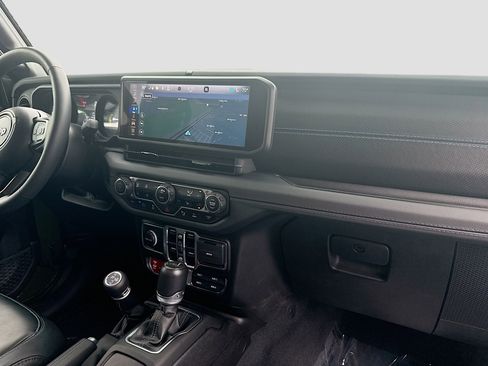 Used 2024 Jeep Wrangler Unlimited Rubicon 4xe image 31