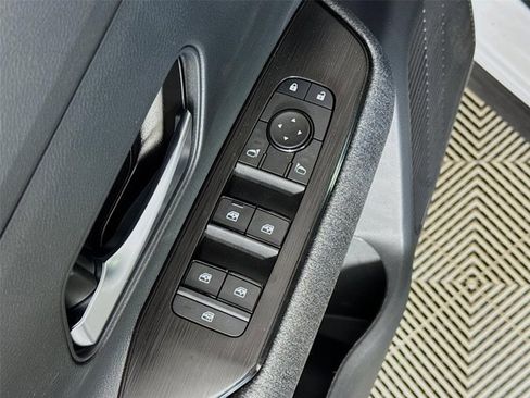 Used 2026 Nissan Kicks SV FWD image 19