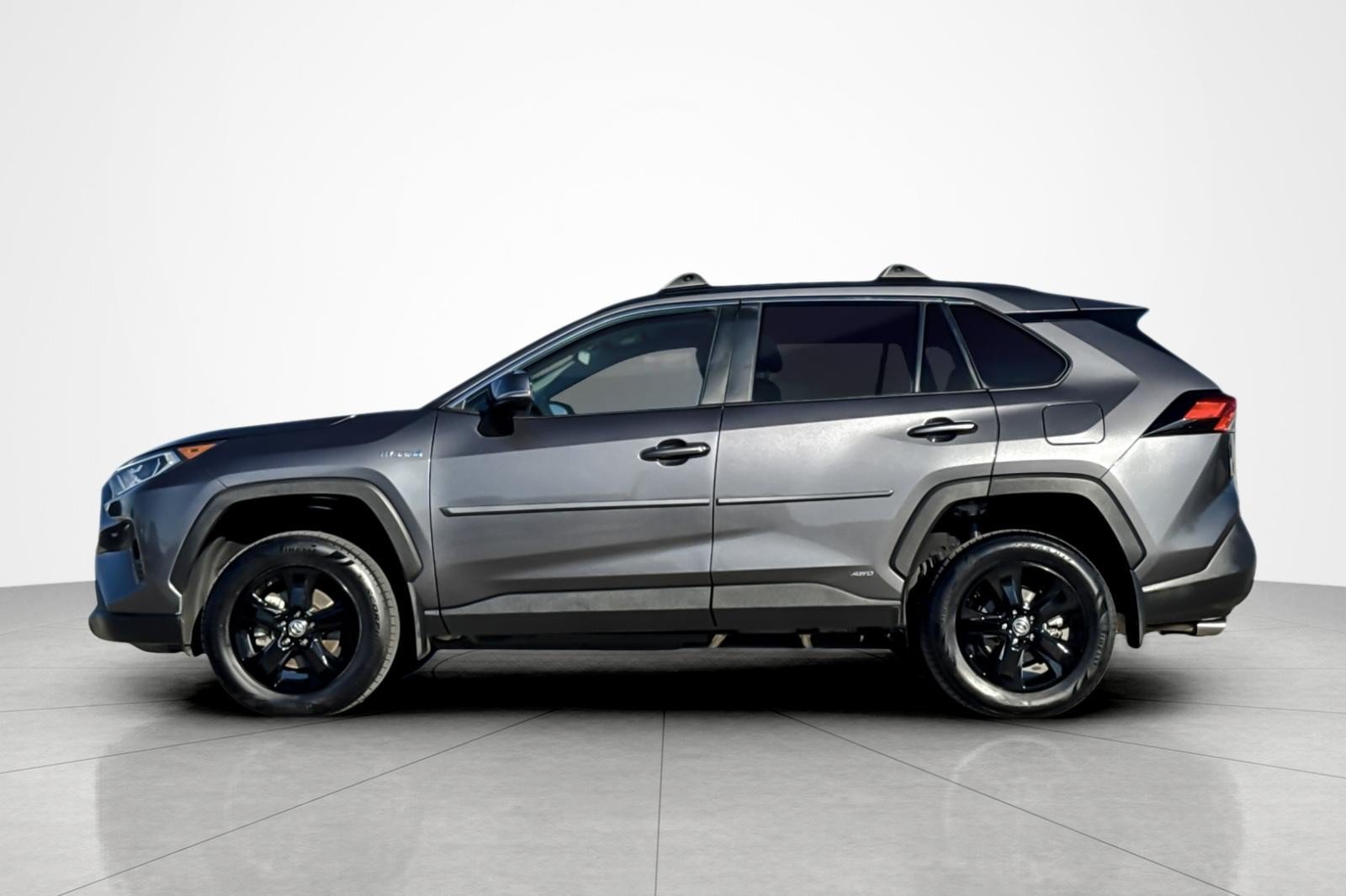 Used 2021 Toyota RAV4 XLE w/ XLE Grade Weather Package AWD/4WD image 2