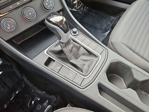 Used 2024 Volkswagen Jetta S image 19