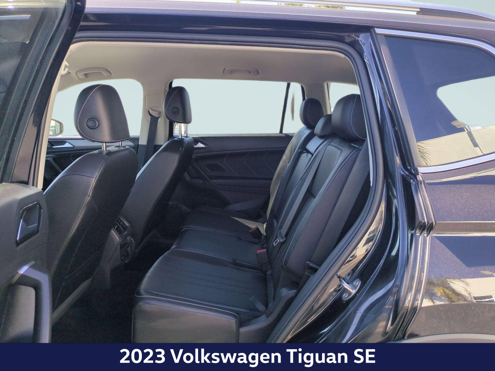 Used 2023 Volkswagen Tiguan SE FWD image 16