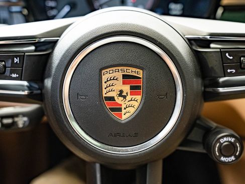 Certified 2023 Porsche Macan S AWD/4WD image 35