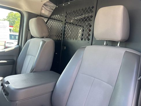 Used 2018 Nissan NV 2500 SV image 11