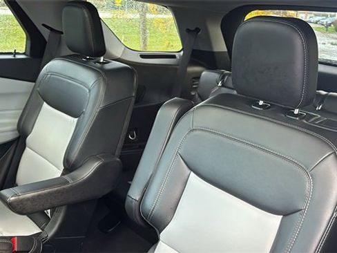 Used 2024 Ford Explorer XLT w/ Equipment Group 202A image 26