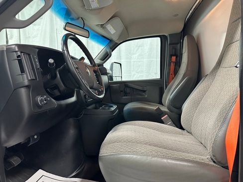 Used 2022 Chevrolet Express 3500 Work Van w/ Power Convenience Package image 16