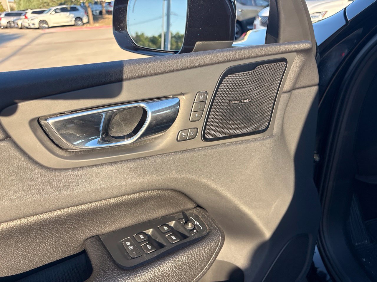 Used 2019 Volvo XC60 T8 Inscription w/ Advanced Package AWD/4WD image 16