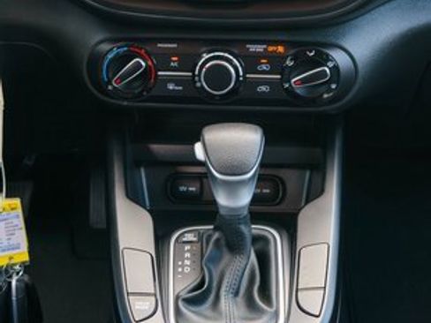 Used 2023 Kia Soul LX image 17