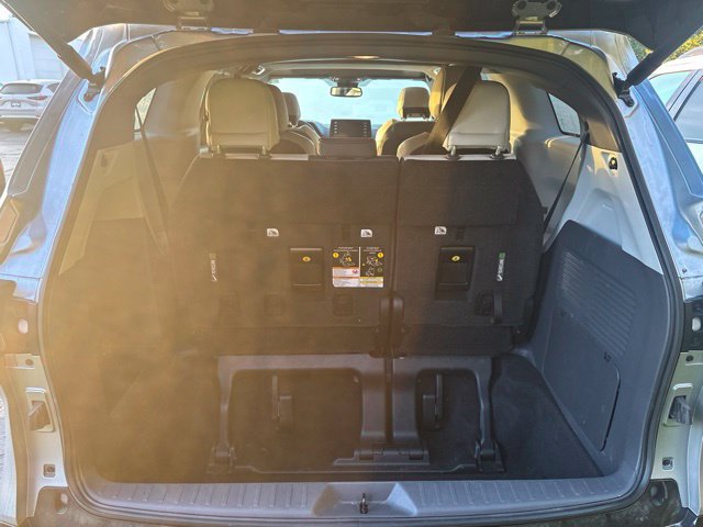 Used 2023 Toyota Sienna XSE FWD image 9