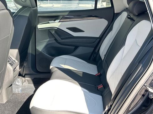 New 2025 Volkswagen Tiguan SE AWD/4WD image 7