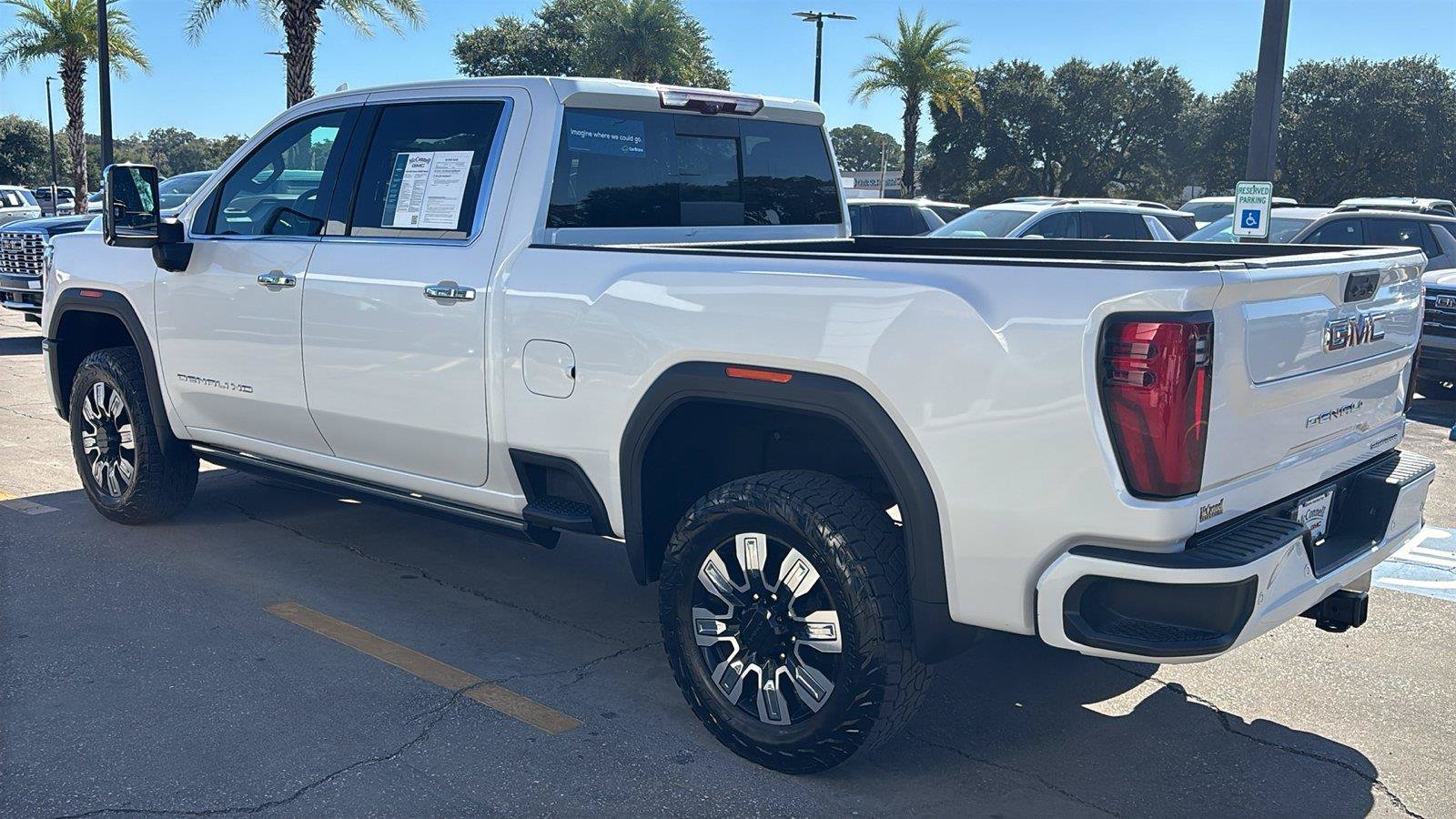 Used 2024 GMC Sierra 2500 Denali w/ Denali Reserve Package AWD/4WD image 5
