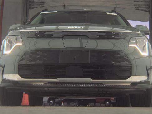 Certified 2024 Kia Niro Wind w/ Wind Preserve Package FWD image 2
