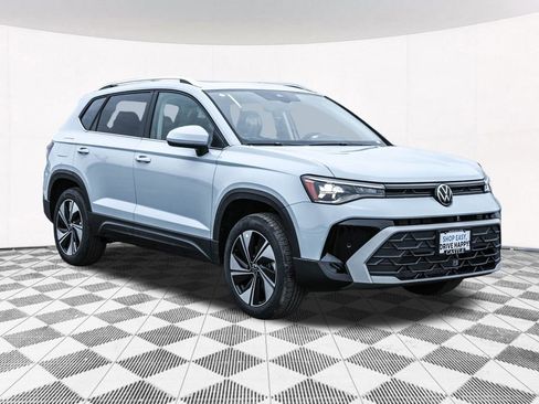New 2026 Volkswagen Taos SE AWD/4WD image 12