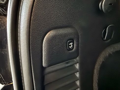 Used 2020 Jeep Grand Cherokee Altitude image 18