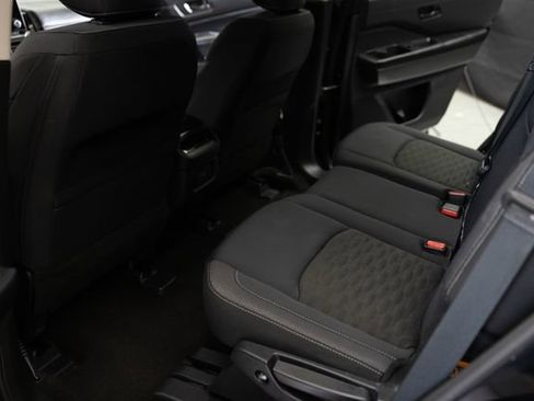 Used 2024 Nissan Pathfinder SV AWD/4WD image 24