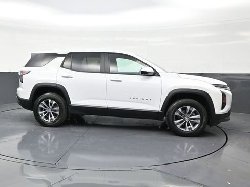 Used 2025 Chevrolet Equinox LT w/ Safety and Technology Package image 6