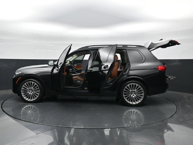 Used 2021 BMW X7 xDrive40i w/ Executive Package AWD/4WD image 56