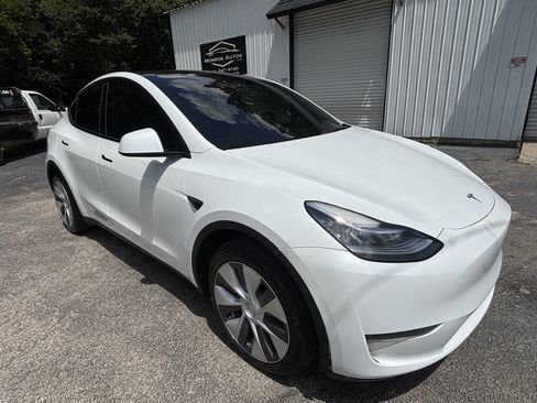 Used 2023 Tesla Model Y Long Range image 26