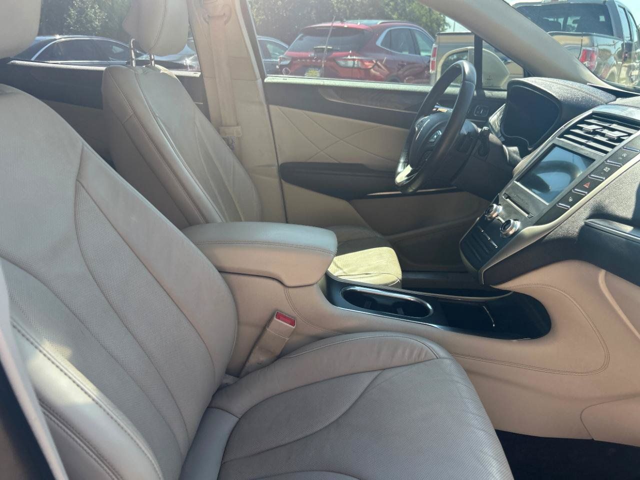 Used 2018 Lincoln MKC Reserve FWD image 26