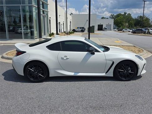 Used 2023 Toyota GR86 Premium RWD image 2