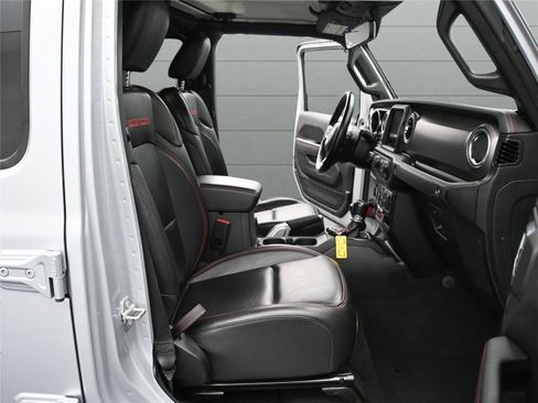 Used 2022 Jeep Gladiator Rubicon w/ Cold Weather Group image 25