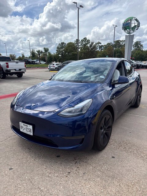 Used 2024 Tesla Model Y Long Range RWD image 5
