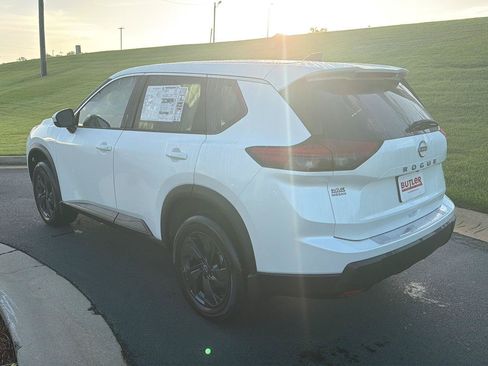 New 2026 Nissan Rogue SV w/ Cold Weather Package FWD image 4