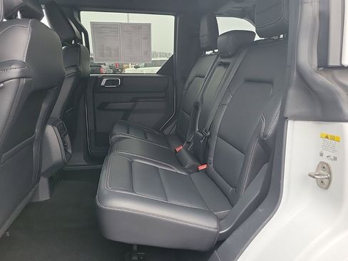 Used 2025 Ford Bronco Outer Banks image 24