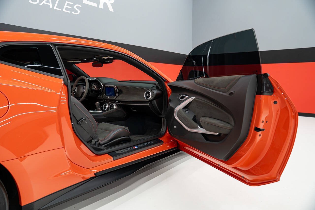 Used 2019 Chevrolet Camaro ZL1 RWD image 60