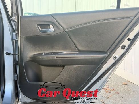 Used 2017 Honda Accord Touring image 16