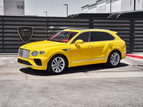 Used 2023 Bentley Bentayga AWD/4WD image 5