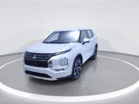 Used 2024 Mitsubishi Outlander SE FWD image 4