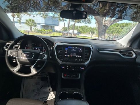 Used 2023 GMC Acadia SLT FWD image 8