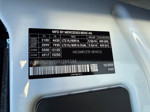 Used 2024 Mercedes-Benz Sprinter 4500 image 18