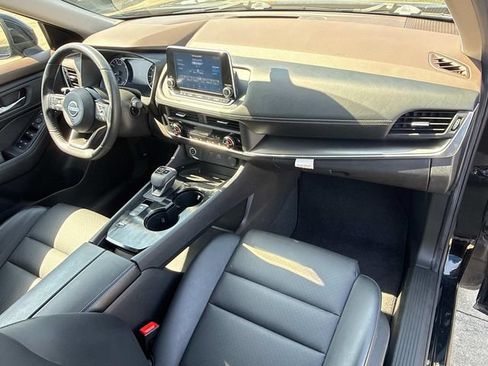 Used 2023 Nissan Rogue SV w/ SV Premium B Package FWD image 17