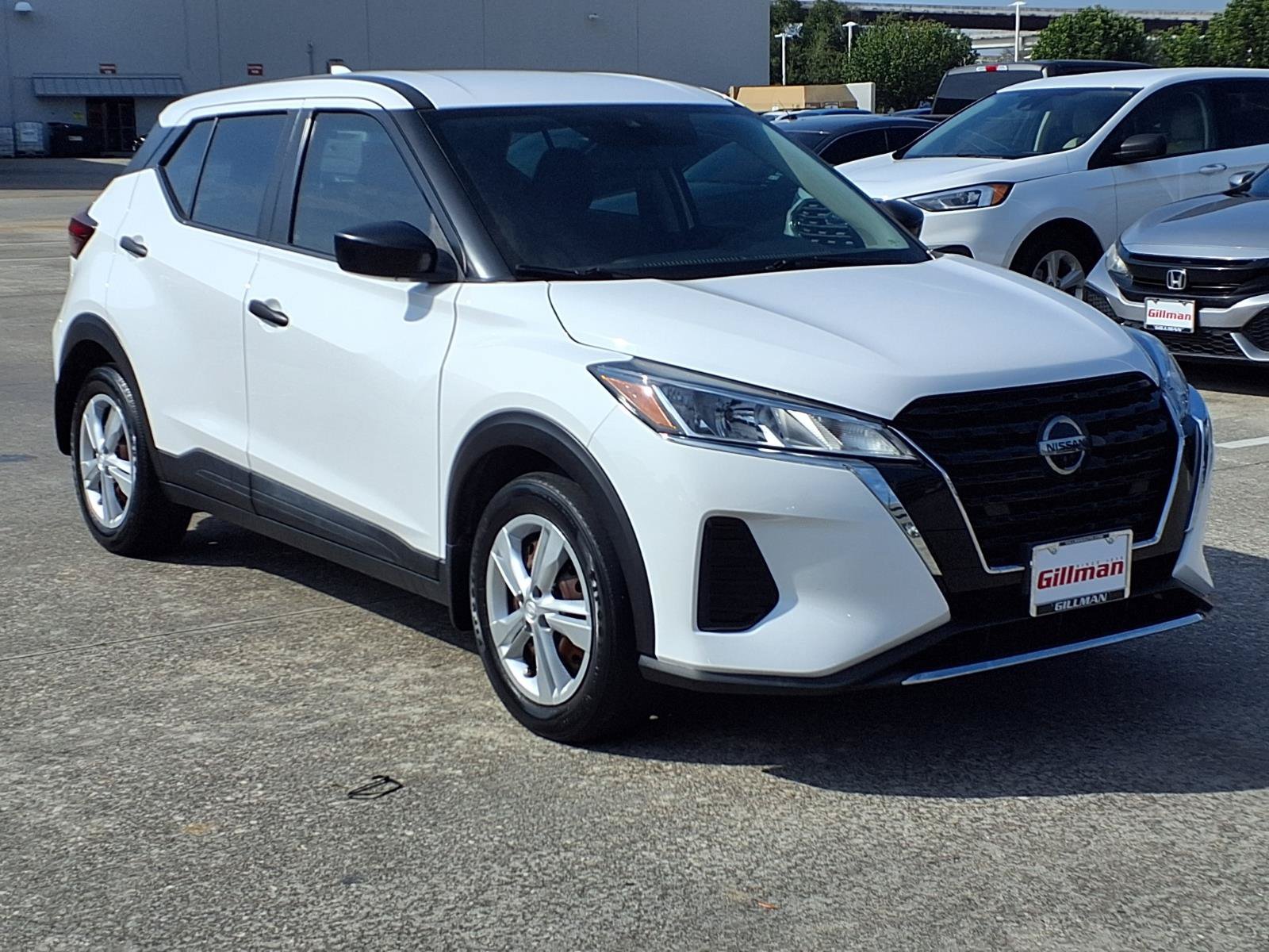 Used 2021 Nissan Kicks S FWD image 2