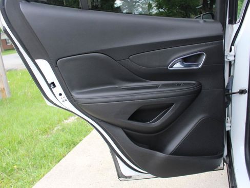 Used 2016 Buick Encore Convenience FWD image 29