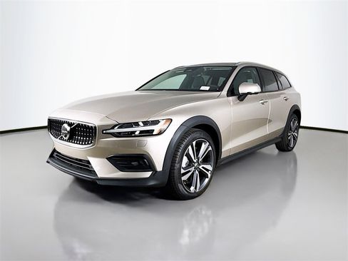 New 2026 Volvo V60 B5 Cross Country Plus w/ Climate Package image 3