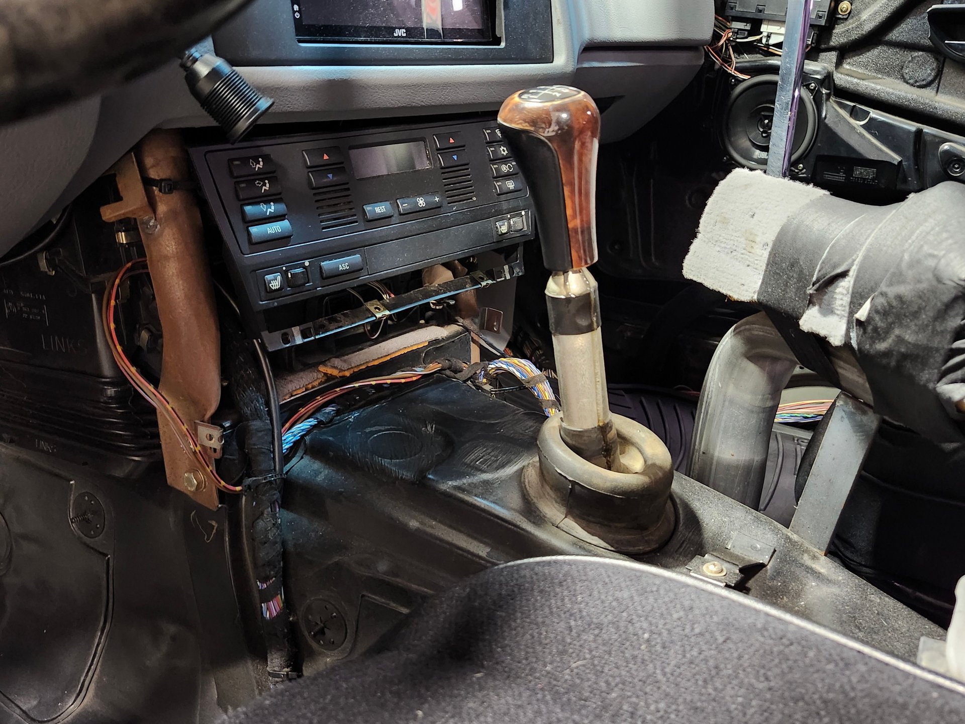 Used 1998 BMW 540i Sedan RWD image 12