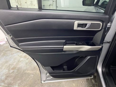Used 2023 Ford Explorer XLT w/ Equipment Group 202A AWD/4WD image 11