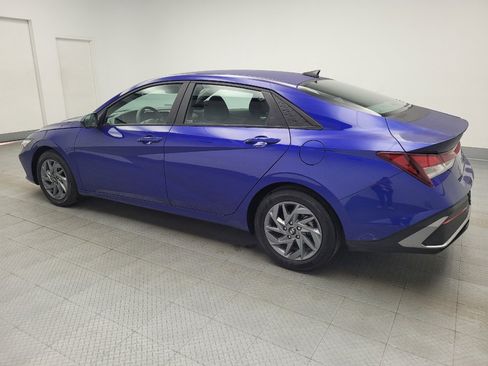 Used 2024 Hyundai Elantra SEL image 3