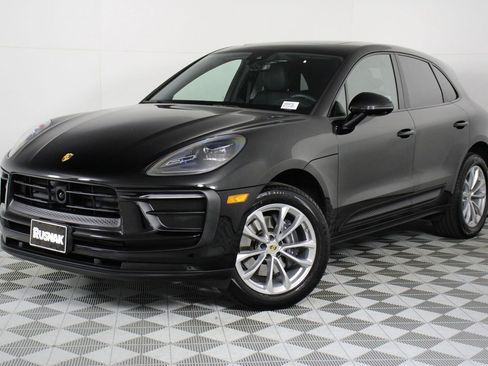 Certified 2026 Porsche Macan image 1