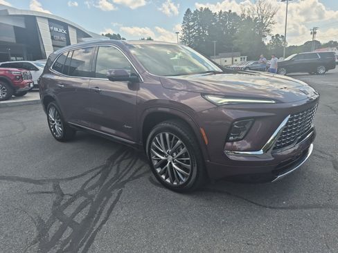 Used 2026 Buick Enclave Avenir w/ Super Cruise Package AWD/4WD image 7